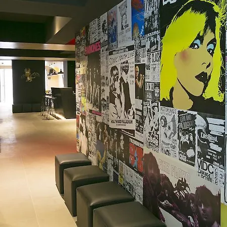Hostal Sant Jordi Rock Palace