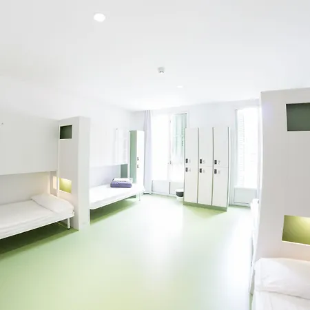 Sant Jordi Rock Palace Hostel *
