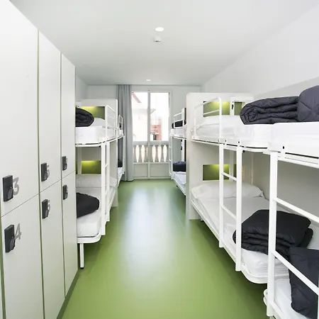 Sant Jordi Rock Palace Hostel *