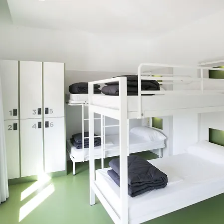 Sant Jordi Rock Palace Hostel *