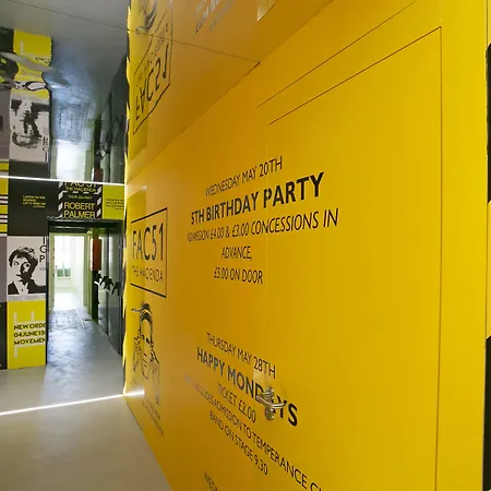 Sant Jordi Rock Palace Hostel *