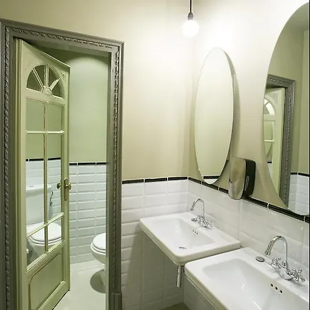 Albergue Sant Jordi Rock Palace Barcelona