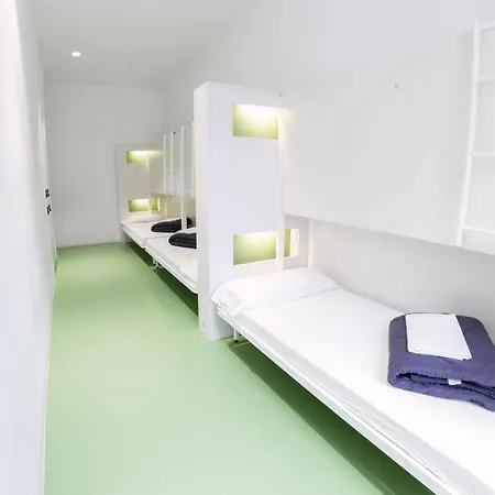 Sant Jordi Rock Palace Albergue
