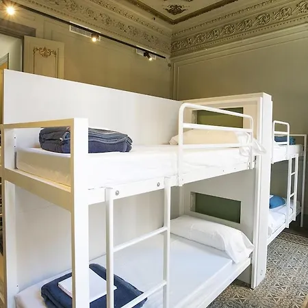 Sant Jordi Rock Palace Albergue Barcelona